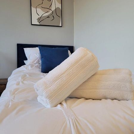 4-Bedroom Home Near Ema, Sleeps 6 Castle Donington Exteriör bild